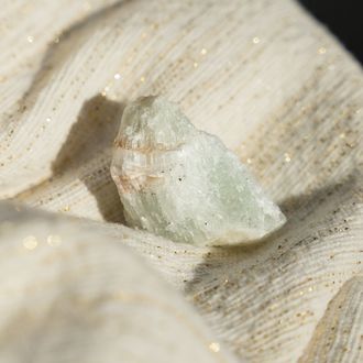 Giada bianca afghana