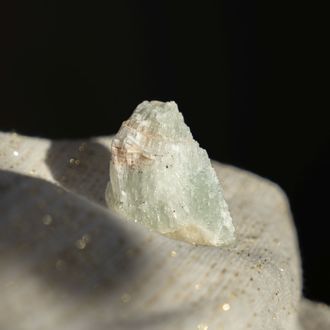 Giada bianca afghana