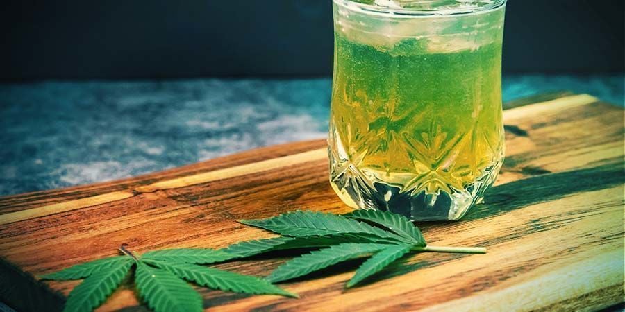 Bere Infusi Di Cannabis Terapeutica
