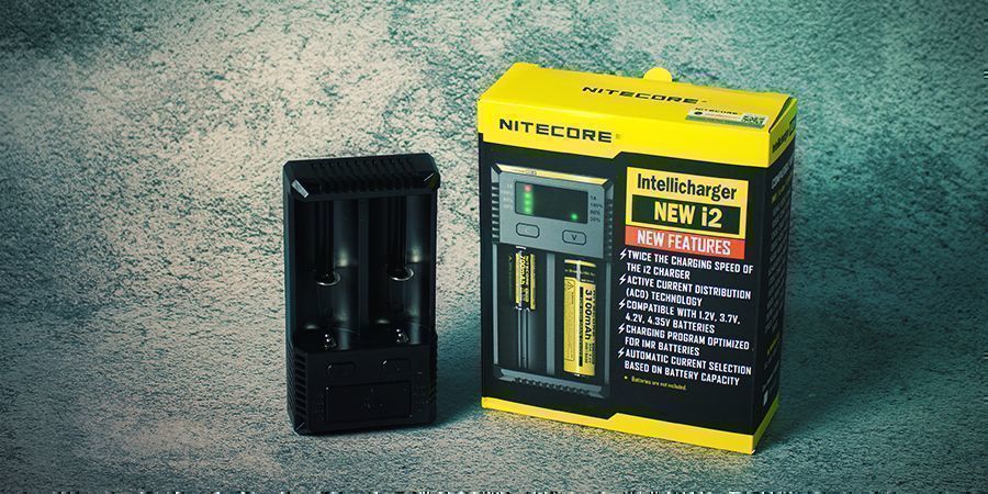 INTELLICHARGER I2 DI NITECORE: UNO DEI MIGLIORI CARICABATTERIE DISPONIBILI