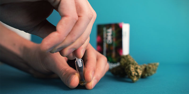 EZ Test THC: Rimuovi il coperchio dalla fiala di vetro