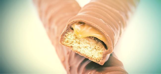 Sballi Legali Più Bizzarri: Fumare Una Barretta Di Twix