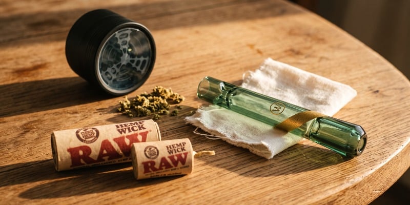 Come usare un chillum, passo dopo passo Come usare un chillum, passo dopo passo
