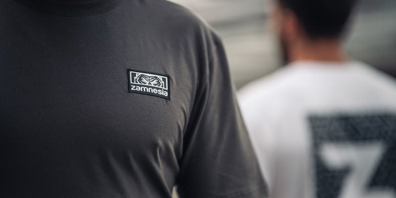 T-shirt Icona Zamnesia con Stampa Grigia