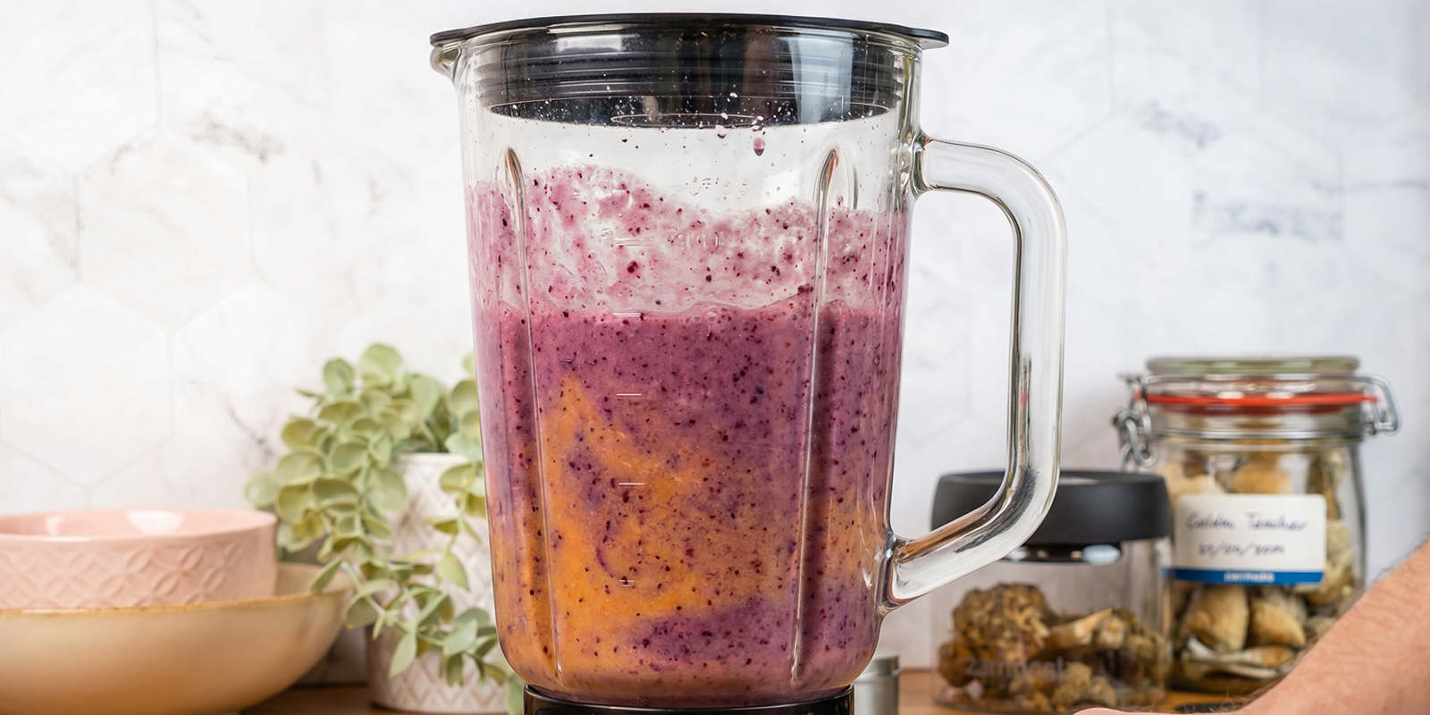 Frulla fino a ottenere una crema liscia