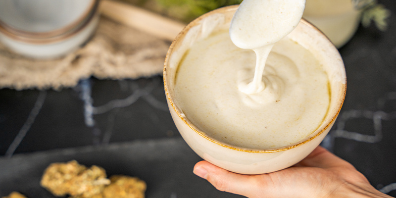 Yogurt All'Hashish: Un Modo Semplice Per Sballarsi Alla Grande