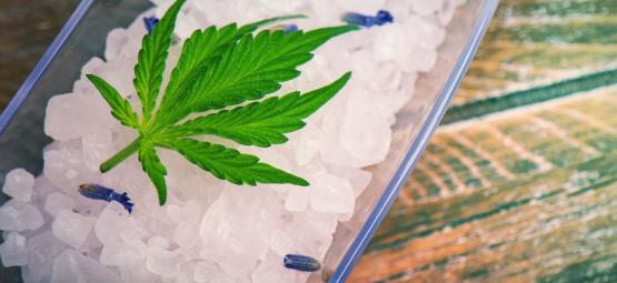 Come Preparare Il Sale Alla Cannabis Per Edibili Semplici