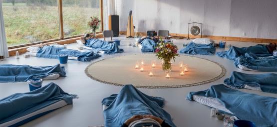 Un viaggio interiore sicuro con i tartufi: comprendere processo, guida ed esperienza