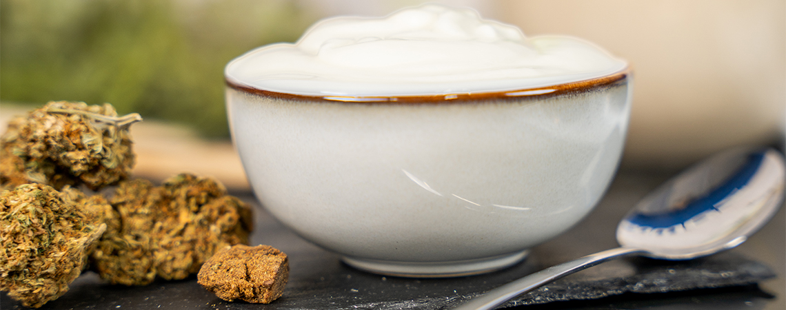 Preparare hashish allo yogurt