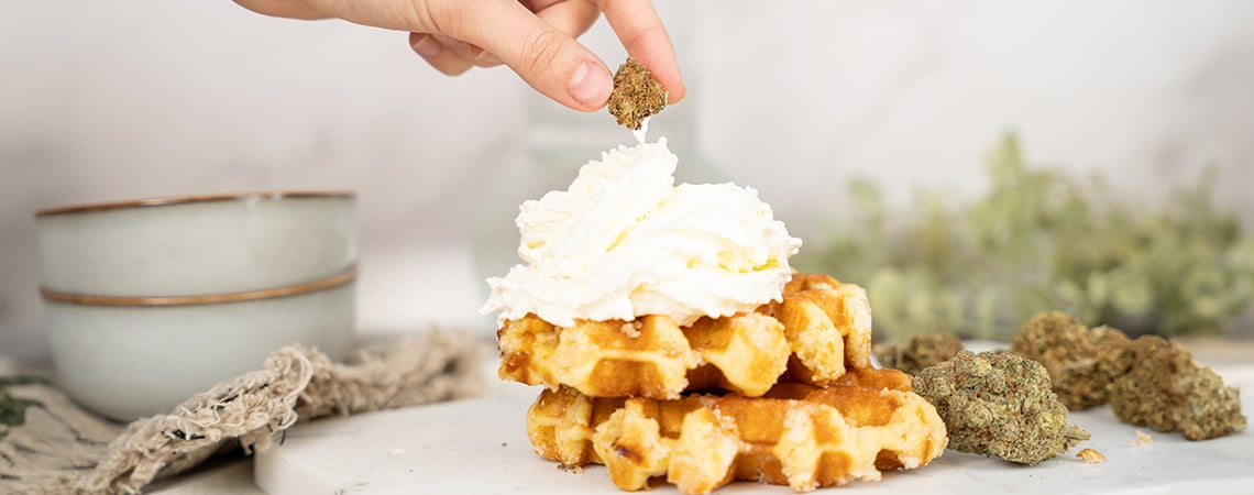 Come fare i waffle alla cannabis